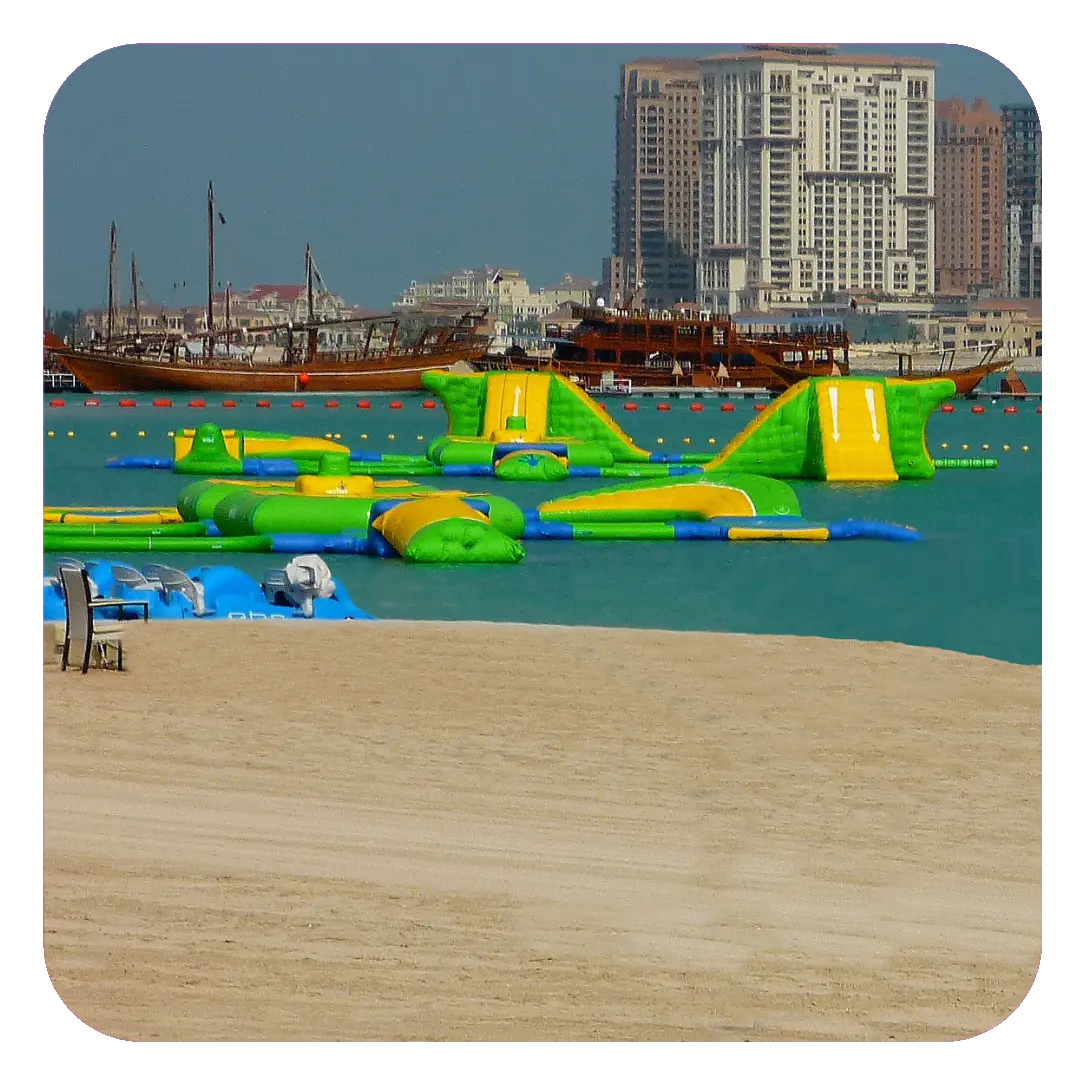 Limpieza de juegos inflables de playa